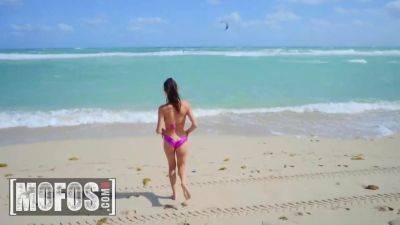 Kylie Rocket - Johnny Love - Kylie Rocket & Johnny Love bang hard in Miami - POV reverse cowgirl action - sexu.com