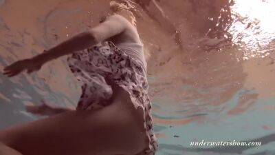 Submerged Beauties Make You Hard Underwater - upornia.com