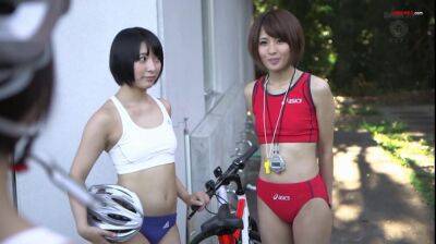 Horny lesbians really go out to fuck hard - sunporno.com - Japan