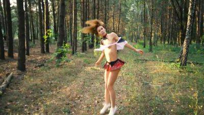 Lustful Gets Fucked Hard In The Forest In Crazy Poses - upornia.com - Italy