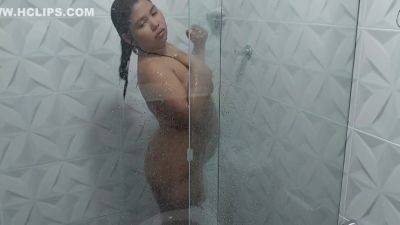 Stepfathers Cock Gets Hard When He Sees His Stepdaughters Naked Body In The Shower - hclips.com