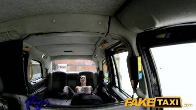 Skyler McKenzie gets her tight pussy pounded hard in a fake taxi - sexu.com - Britain